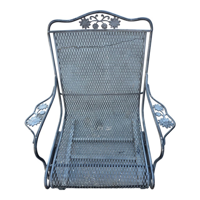 Vintage Russell Woodard Attributed Cantilever High Back Wrought Iron Briarwood Daisy Patio Chair For Sale
