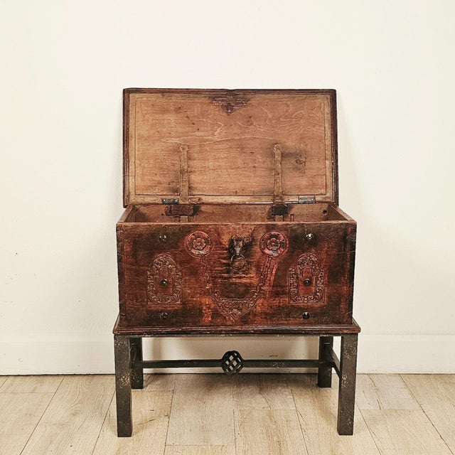 Southeast Asian Teak Merchant's Trunk, 19th Century or Earlier For Sale In San Francisco - Image 6 of 12