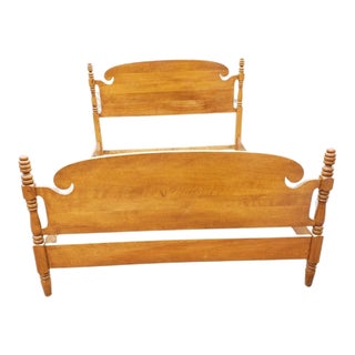 Antique Salem Maple Full Size Bed, Circa 1940s For Sale