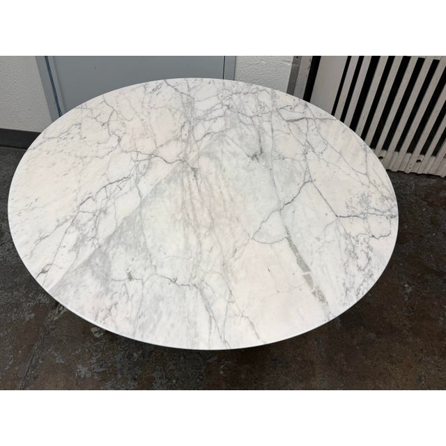 Design Plus Gallery presents the Arabescato Marble Dining Table by Eero Saarinen from Knoll Studio. This iconic table has...