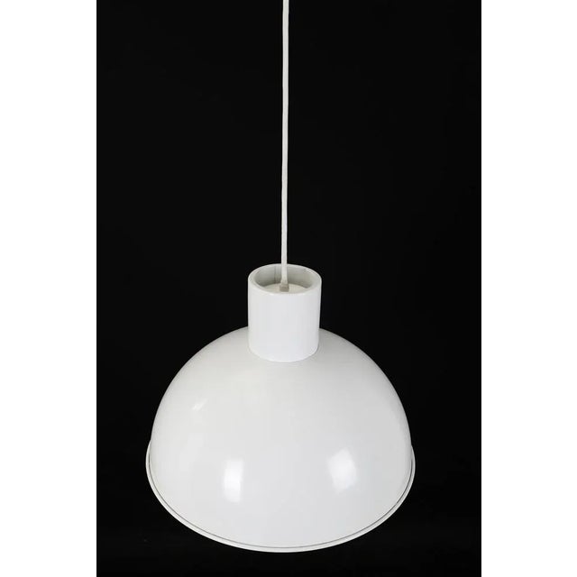 Is suitable for use with classic, but also with modern led light bulbs. Comes including approx. 2.40m high-quality textile...