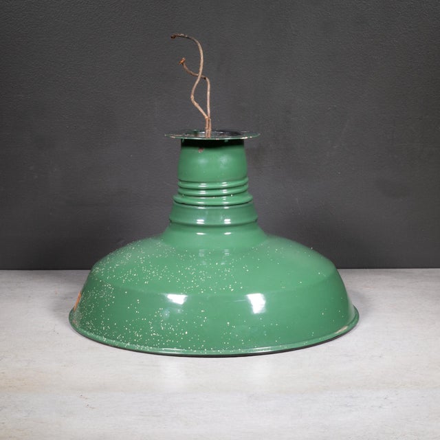 Industrial Benjamin 14" Enameled Porcelain Green Industrial Pendant Light c.1950 For Sale - Image 3 of 5