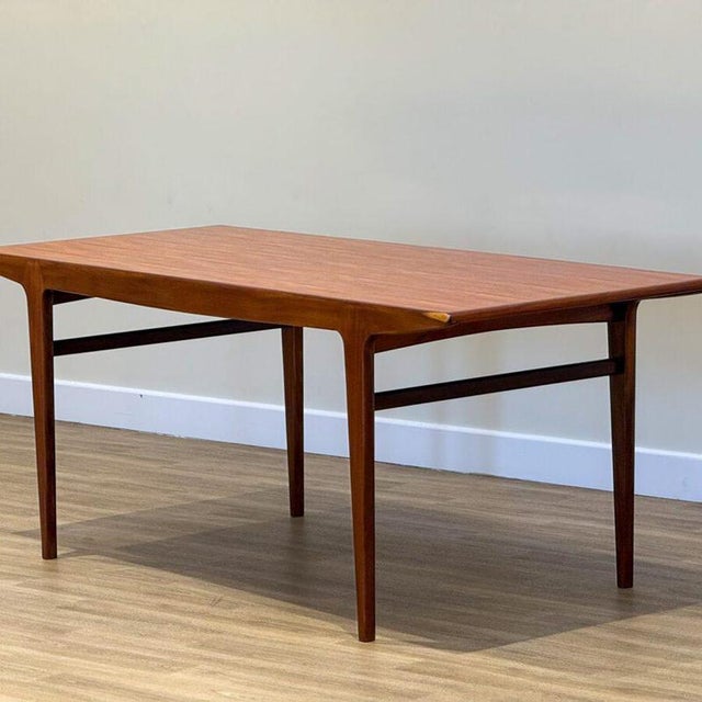 Mid-Century Modern Dining Table For Sale - Image 10 of 15