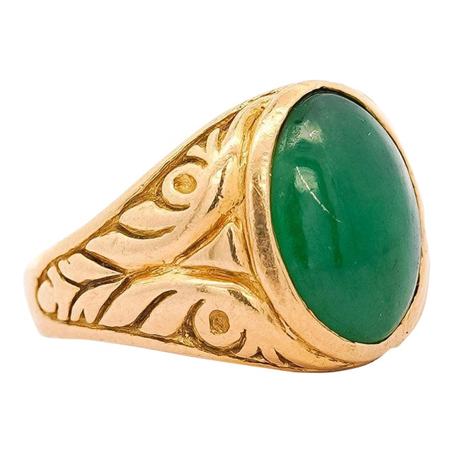 Grade A Jadeite Jade in 22K Carved Gold Solitaire Bezel Set Unisex Ring, Size 8 For Sale