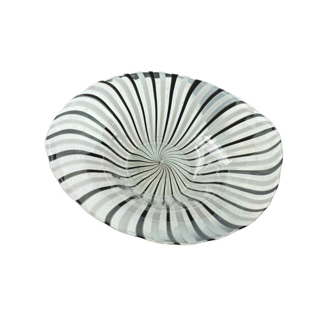Glass 1960s Dino Martens Mid Century Modernist Murano Art Glass Mezza Filigrana Bianco Nero Swirl Freeform Oval Decorative Bowl For Sale - Image 7 of 14