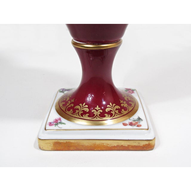 Kaiser Comtesse West German Porcelain Swan Handle Vase For Sale - Image 4 of 14