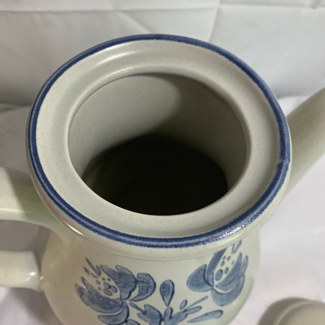 1980s Vintage Pfaltzgraff Yorktowne Stoneware Coffee/Tea Pot For Sale - Image 5 of 6