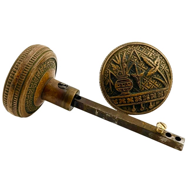 Bronze Antique American Bronze Door Knobs With Door Plates - 5 Pieces For Sale - Image 8 of 8