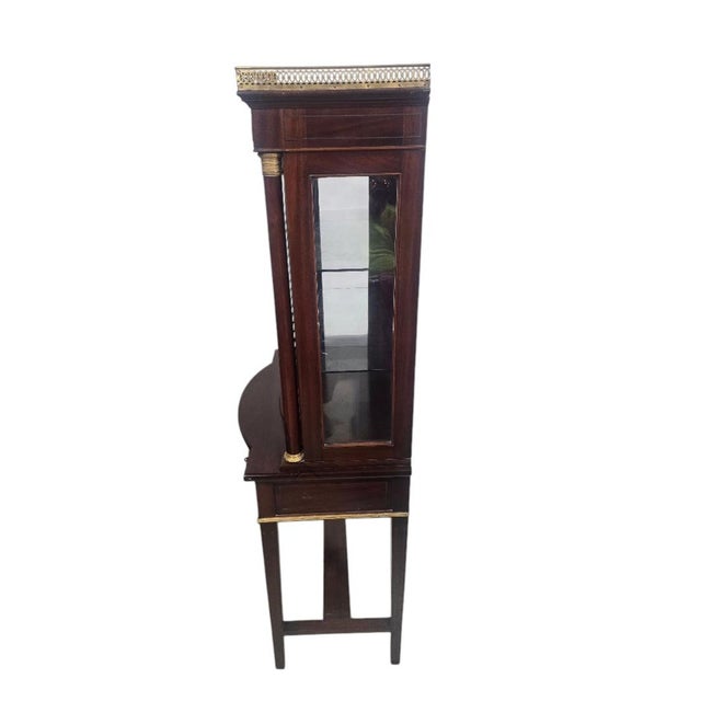 Wood Vintage Federal Style Mahogany Lighted Vitrine Curio Cabinet For Sale - Image 7 of 11