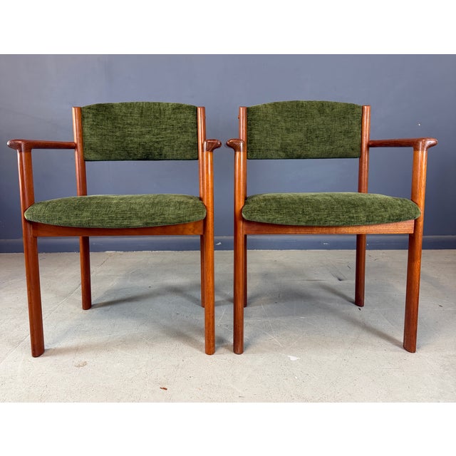 Set of Six Scandinavian Modern Teak Stacking Armchairs, Denmark or Norway, 1970s For Sale - Image 9 of 10