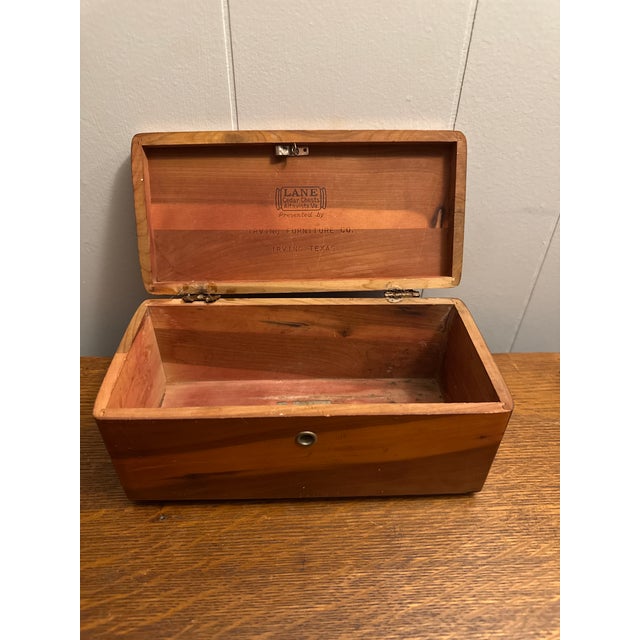 Art Deco 1940s Lane Mini Cedar Chest For Sale - Image 3 of 4