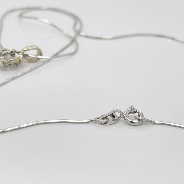 Vintage Round Brilliant Cut Diamond & 14K White Gold Pendant Necklace For Sale - Image 11 of 12