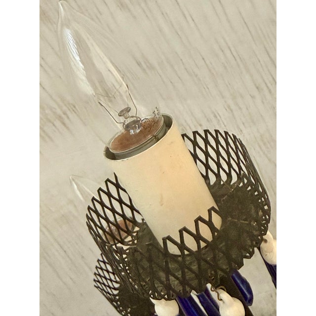1960’s Vintage Delft-Style Blue Hand-Painted Floral Motifs on White Porcelain Table Lamp With 5 Arms For Sale - Image 10 of 12
