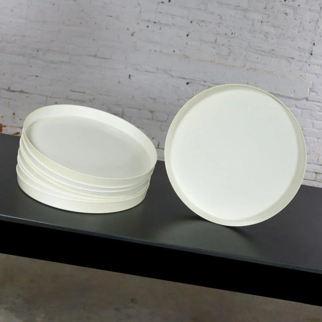 White 1970s Mid Century Modern Trays Round White Plastic Splatter Platters by Sabe’s For Sale - Image 8 of 11