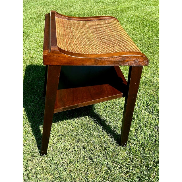 Mid 20th Century 1960s, Woven/Texturized Top End Table With Slanted Shelf for Storage of Magazines/Books/Papers, MCM For Sale - Image 5 of 9