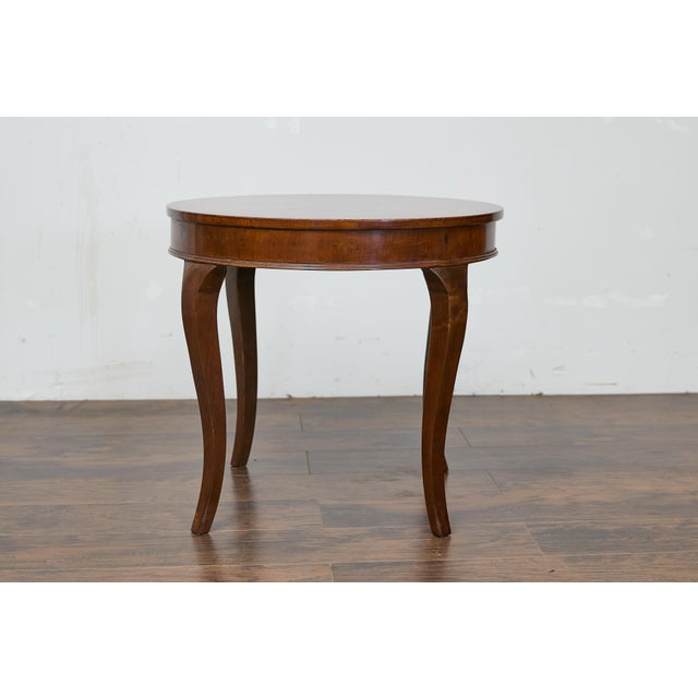 Early 20th Century Italian Walnut Table with Round Quarter Veneer Top and Cabriole Legs For Sale - Image 5 of 12