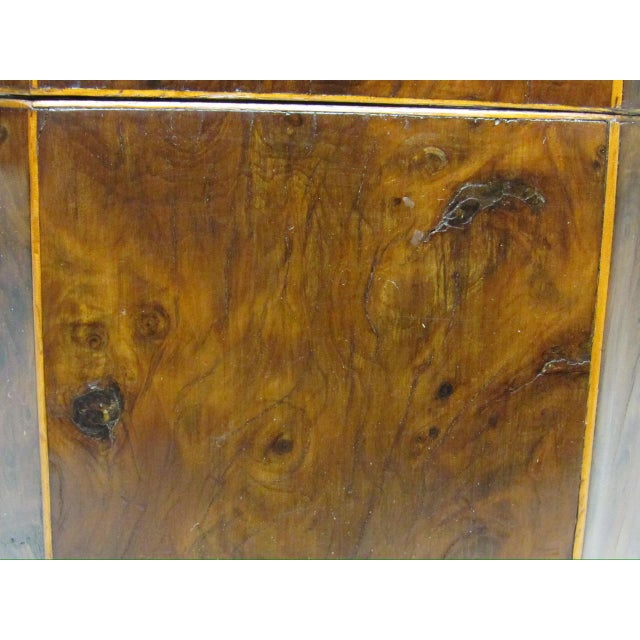 18th Century English Burr Yew Wood Tea Caddy For Sale In San Francisco - Image 6 of 17
