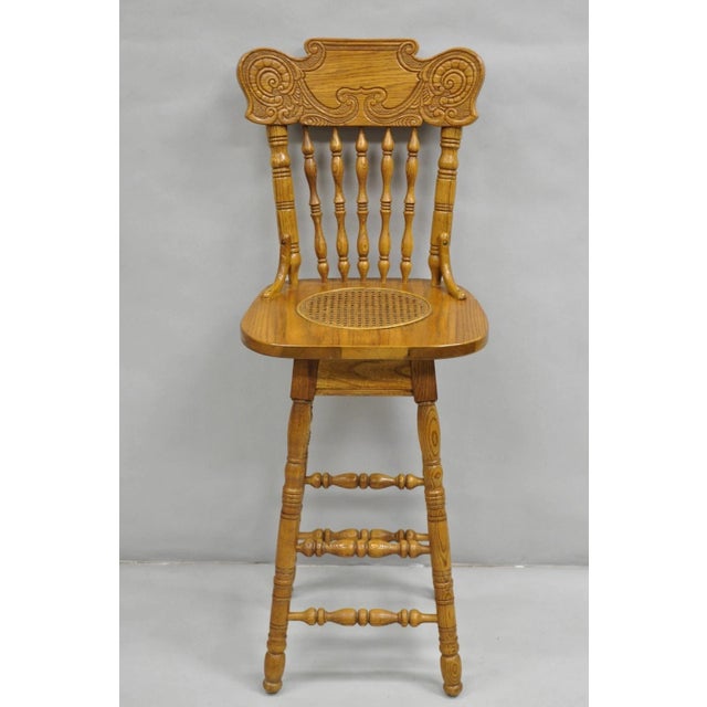 Late 20th Century Late 20th Century Pulaski Keepsake Collection Oak Wood Bar With Griffins and 2 Swivel Bar Stools - Set of 3 For Sale - Image 5 of 12