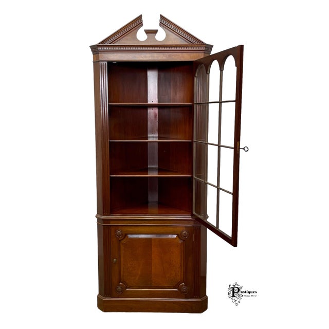 Vintage Traditional American Style Mahogany Corner / Display Chairish