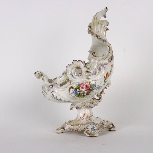 First Half 19th Century Majolica Leaf Shaped Centerpiece For Sale - Image 6 of 11