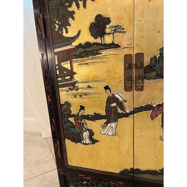 Vintage Mid-Century Chinese Black and Gold Lacquer Cabinet With Mother of Pearl Inlays For Sale - Image 11 of 18