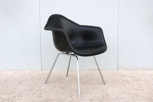 Vintage Mid-Century Modern Herman Miller Eames Molded Fiberglass