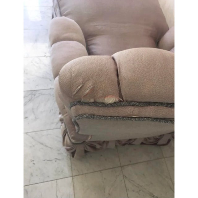 Textile 1940s Vintage Hollywood Regency Lavender Shagreen Silk Chaise For Sale - Image 7 of 13