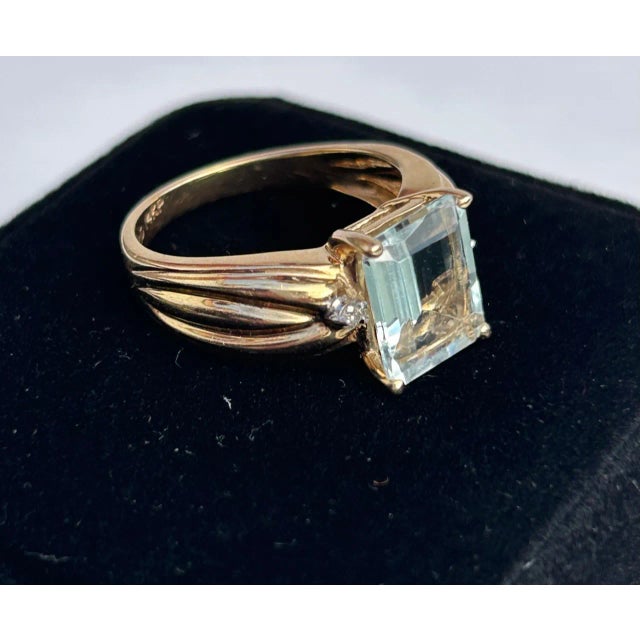 Designer Clyde Duneier Aquamarine & Diamond 14k Yellow Gold 2.7 Carat Ring Size 6.5 For Sale - Image 4 of 8