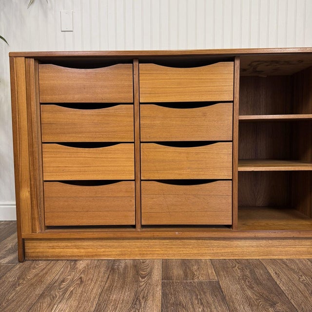 Mid Century Modern Danish Teak Hundevad Credenza or Dresser For Sale - Image 11 of 17