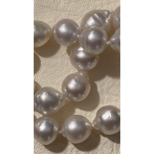 Metal Vintage South Sea Baroque 18k Diamond Clasp Necklace For Sale - Image 7 of 15