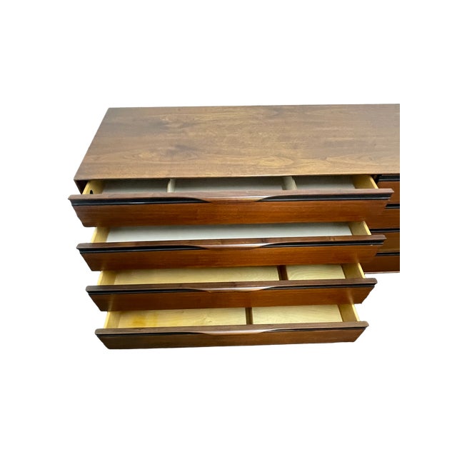 John Kapel for Glenn of California 7 Ft Walnut Dresser, Circa 1960s For Sale - Image 9 of 14