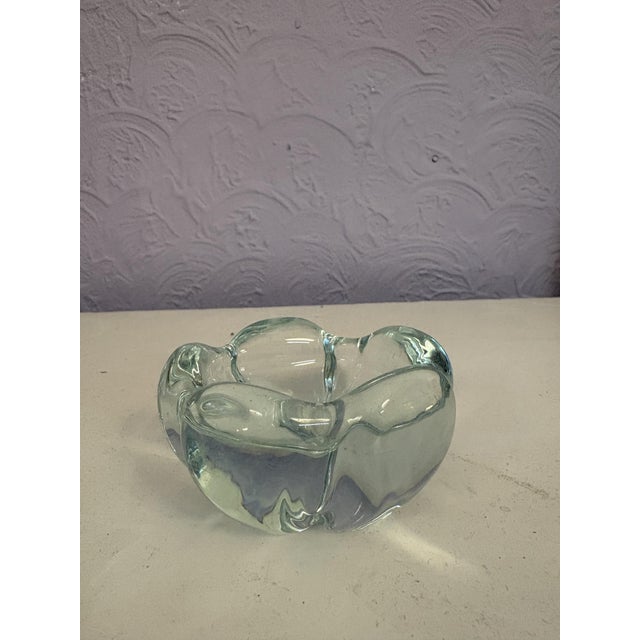 Flower Ashtray from Daum Nancy, France, 1950s, in Very Good conditions. Designed 1950 to 1959