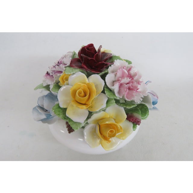 Royal Doulton England Bone China Floral Posy Mixed Flowers in Footed Bowl 5016b For Sale - Image 10 of 18