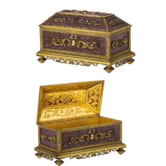 Important and Rare Italian box safe from the 17th century In chiseled bronze, decorated with jasper plates and hard...