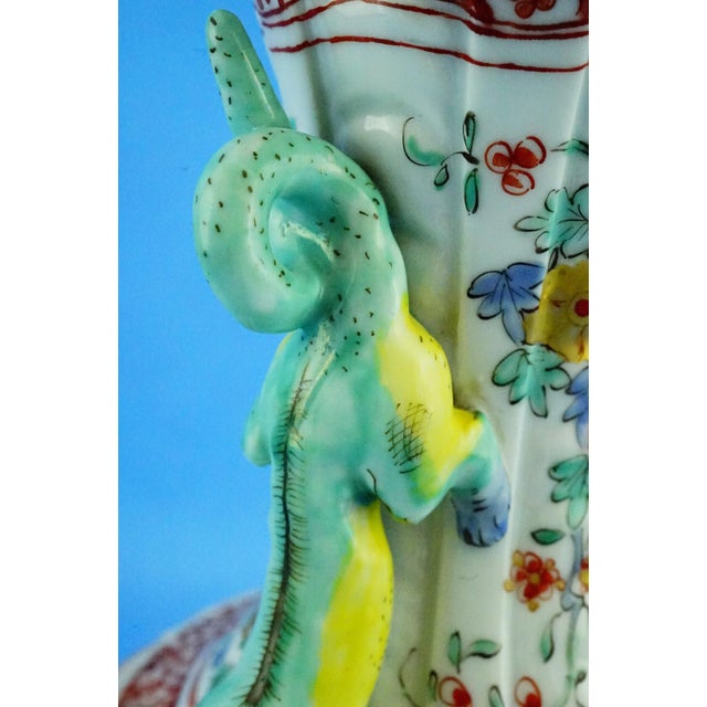 18th Century Soft Porcelain Vase with Kakiemon Decoration from Chantilly, Mennecy Saint-Cloud, France For Sale - Image 16 of 18