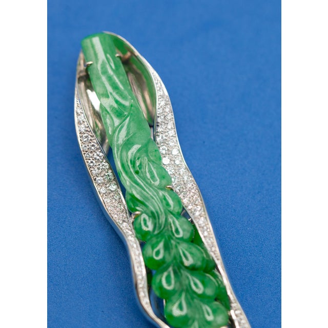 Late 20th Century 18k White Gold Diamond Carved Jade Pendant/Brooch Choker Wire Necklace For Sale In New York - Image 6 of 12