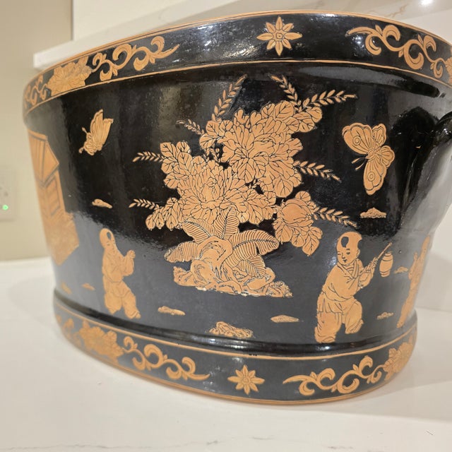 Chinese Porcelain Foot Bath Planter With Chinoiserie Design For Sale In Phoenix - Image 6 of 7