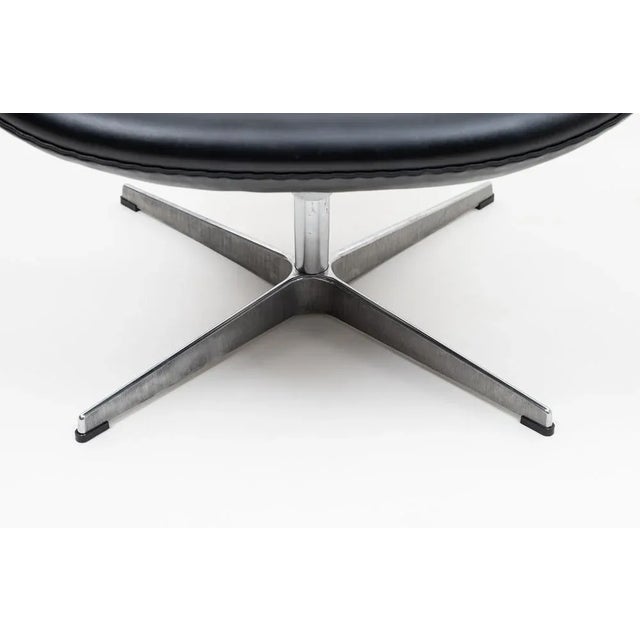 Animal Skin Danish Swan Chair by Arne Jacobsen for Fritz Hansen, 2007 For Sale - Image 7 of 10