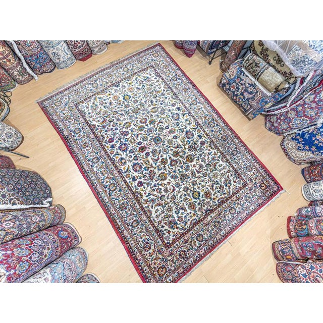Hand-Knotted Kashan Rug with Floral Motifs For Sale - Image 4 of 11