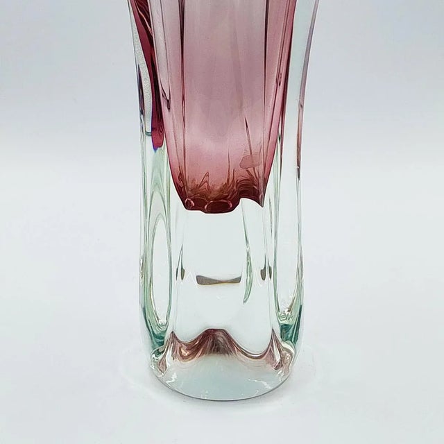 Glass 1970s Handcrafted Pink Vase in Murano Glass. Made in Italy For Sale - Image 7 of 7