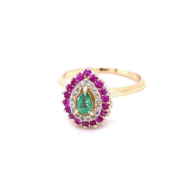 Contemporary Emerald Sapphire 14 Karat Yellow Gold Cocktail Ring, Size 7 For Sale - Image 3 of 5