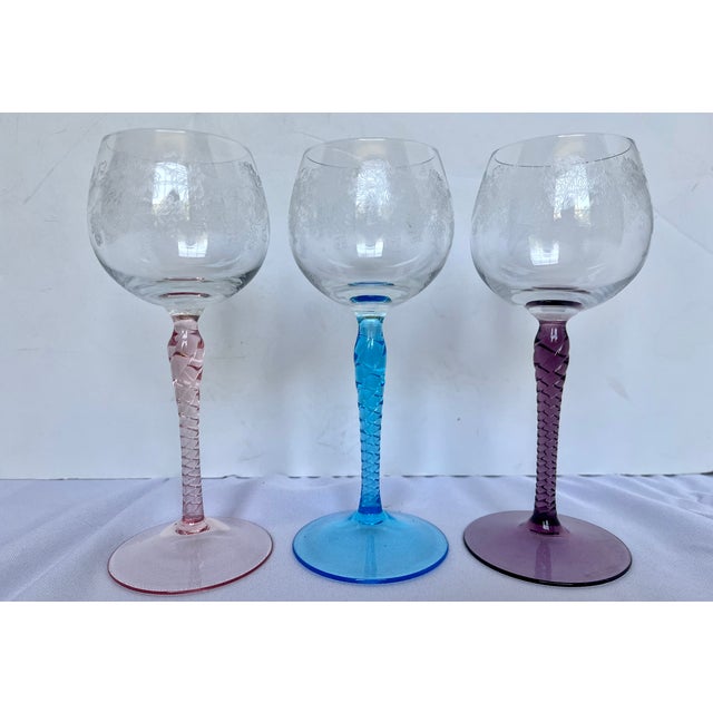 1960s Mid-Century Modern Etched Grapevine Rhine Wine Glasses - Set of 8 Harlequin For Sale - Image 13 of 17