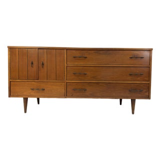 Vintage Mid-Century Modern Walnut Credenza For Sale