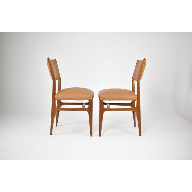 Gio Ponti Pair of Walnut and Leather Side Chairs by Gio Ponti, Italy, 1950s For Sale - Image 4 of 11