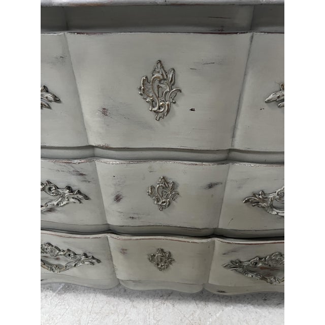 Gray Louis XV Style Bow Chest of Drawers in Patinated Oak For Sale - Image 8 of 15