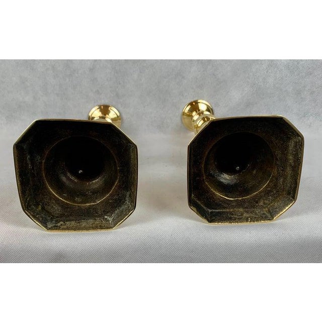 Early 19th Century Pair of Antique English Georgian Brass Beehive and Diamond Push-Up Candlesticks For Sale - Image 5 of 8
