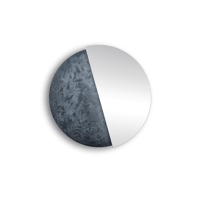 Stone Silver Eclisse 900 Round Mirror by Disain1971 Dimensions: D 90 x H 2.5 cm Materials: silver, graphite, mirror /...