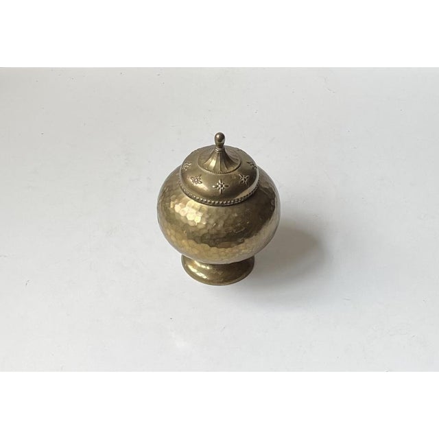 Gold Art Deco Italian Tea Jar in Hammered Brass, 1940s For Sale - Image 8 of 9
