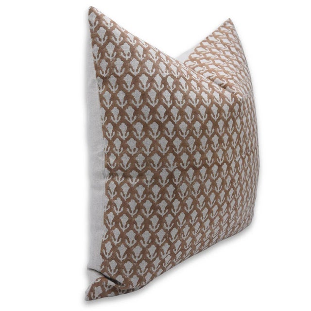 Add a touch of elegance to your home with the Fabdivine Block Print Cushion Cover, a perfect blend of artisanal...