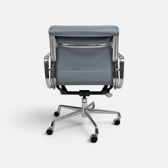 Early 21st Century Herman Miller Eames Soft Pad Management Chair - Gray Leather For Sale - Image 5 of 10